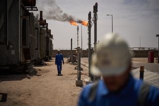 U.S. says pipelines will make Strait of Hormuz be irrelevant. Energy experts disagree