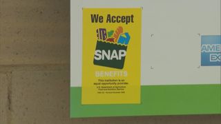  SNAP enrollment drop strains local food pantries