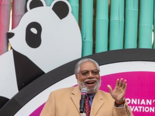 Smithsonian chief Lonnie G. Bunch III resigns
