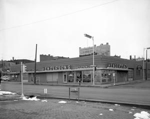Memories of Muscatine: Henderson Cheverlot-Oldsmobile Dealership and Garage