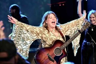 Jeni Grouws Band brings blues, soul, roots to Cambridge concert