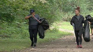 Big Brothers Big Sisters of the Mississippi Valley hosts cleanup day