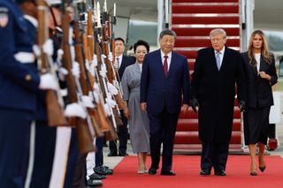 Trump rolls out red carpet for Xi as high-stakes summit begins