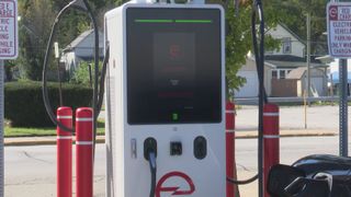  MetroLINK, East Moline Public Library celebrate new public electric vehicle chargers 