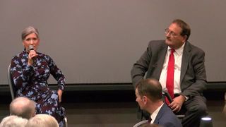 Ernst honored at Iowa GOP dinner, urges support for candidates