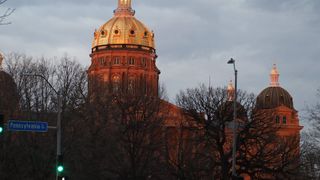  Iowa lawmakers could return for special session on steel plant tax incentives before midterms