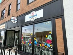 Just Us & Treats scoops up a new storefront in East Moline