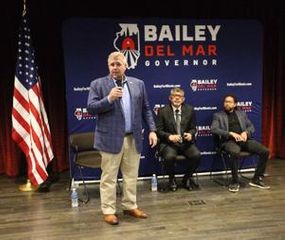 Illinois gubernatorial candidate Darren Bailey, running mate stump at Black Hawk College