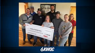  Cedar County farmer receives free Hy-Vee groceries for one year 