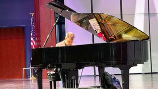 Renowned pianist and Davenport Central alum shares his music with the next generation