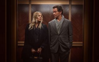 All's fair in love and 'War' — a well-cast, classy-trashy divorce drama