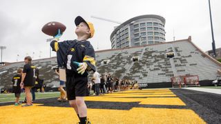  Davenport boy picked as Iowa Kid Captain for Washington game