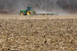 Field forecast looking great for farmers this week around the Quad Cities and all of Iowa and Illinois