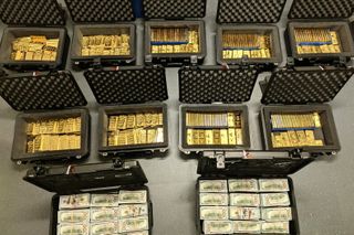 Former CIA official accused of stealing $40M in gold bars pleads guilty