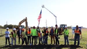 Muscatine's $48 million solar farm takes shape as coal unit faces retirement