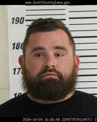 LeClaire man arrested for allegedly possessing, trading child sex abuse materials
