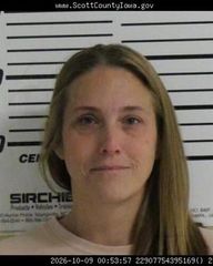 Davenport credit union employee accused of stealing more than $28,000 from deceased members