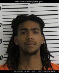 Rock Island man who jumped into Mississippi River to evade police gets 17 years