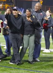 Davenport honors NFL legend Roger Craig with stadium naming ceremony