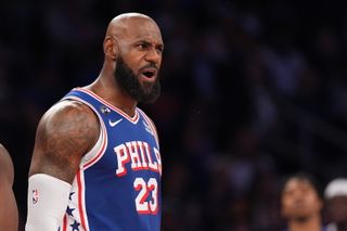 LeBron James talks smack with Knicks fans in victorious 76ers debut