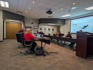 Bettendorf introduce discussion on superintendent search