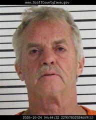 Davenport shooting leaves one man dead, one man charged with murder