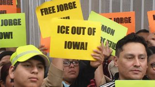  ICE detains 3 construction workers, advocacy group says 