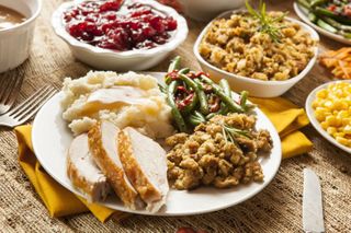 Hy-Vee says Thanksgiving deal feeds 10 for under $39